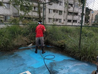 有洗志工清洗校園